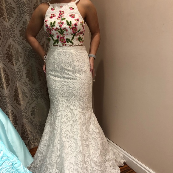 Prom Dress! - Picture 2 of 7